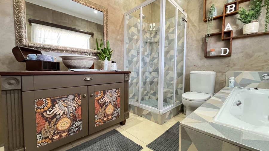 3 Bedroom Property for Sale in Heiderand Western Cape